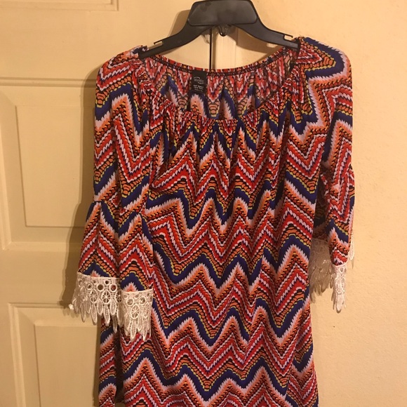 WinWin Tops - WinWin Zigzag Pattern Tunic - Red, Blue, White